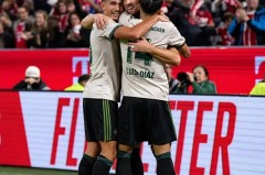 马塞利诺神换人2分钟绝杀逆转，黄色潜水艇追平巴萨积分榜